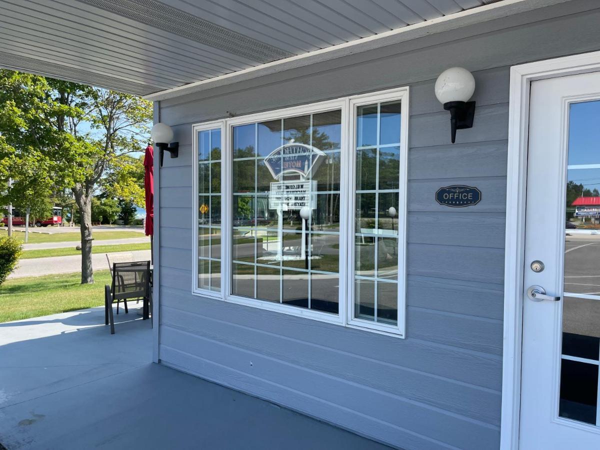 Lighthouse View Motel Mackinaw City Buitenkant foto