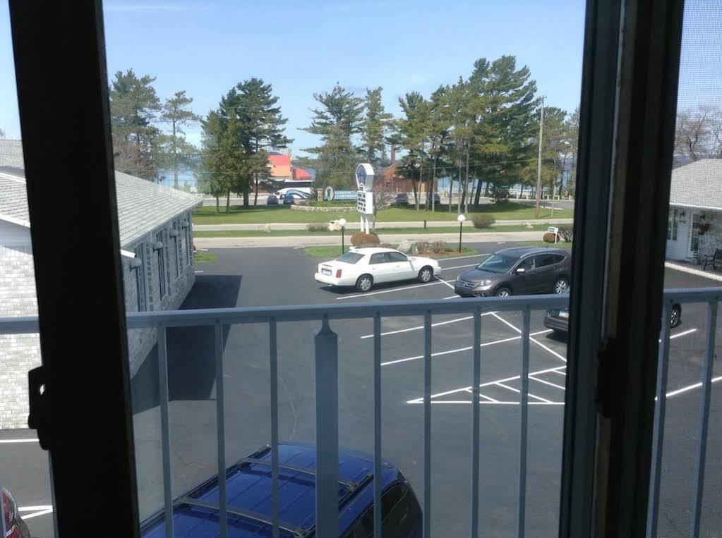 Lighthouse View Motel Mackinaw City Buitenkant foto